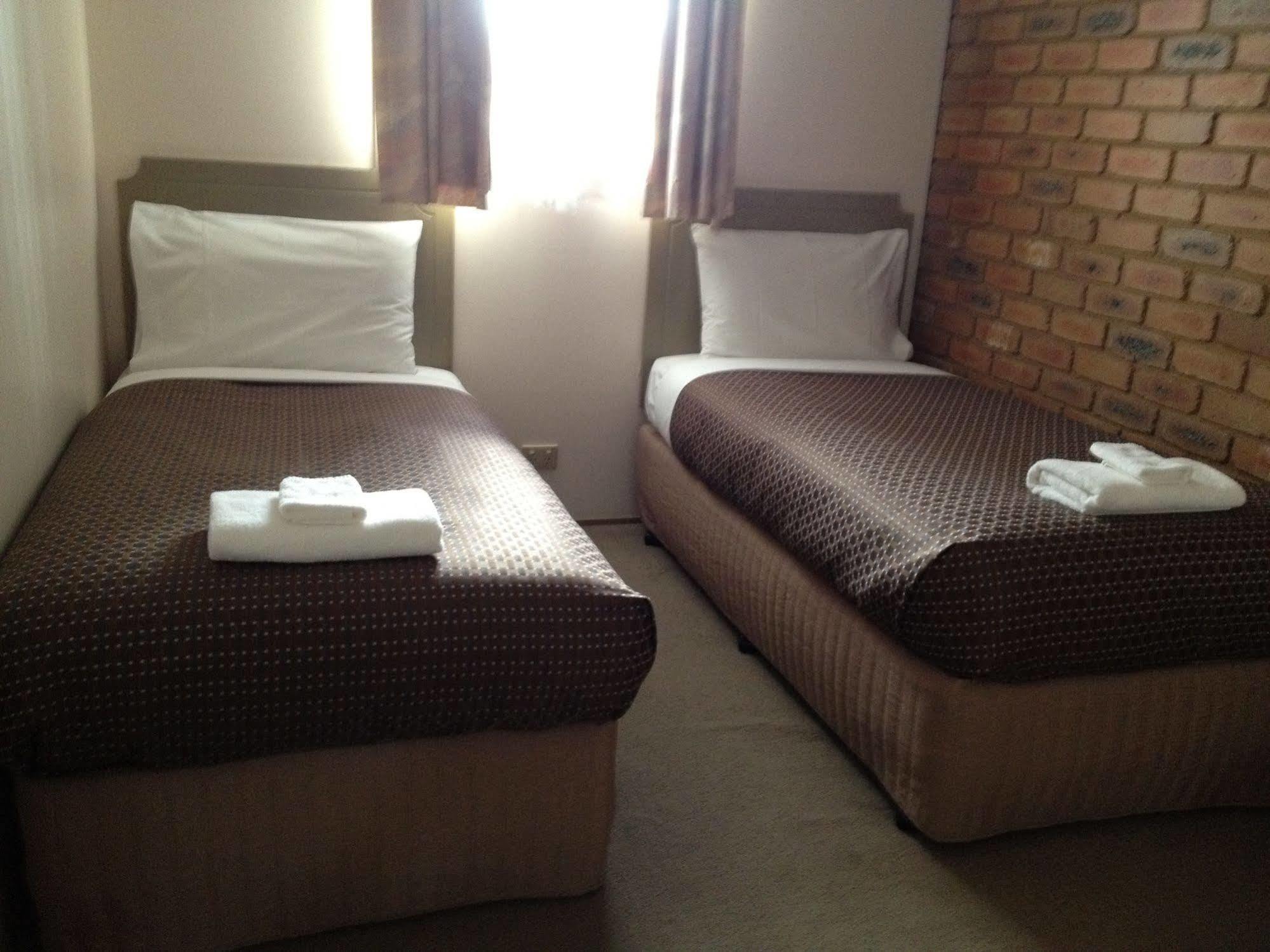 Golden Square Motor Inn Bendigo Extérieur photo